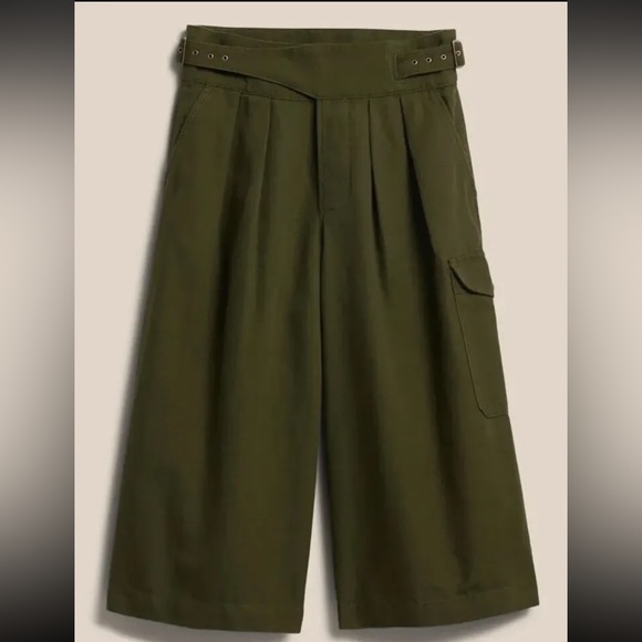 COPY - Banana Republic Olive Green Explorer Culottes Shorts Pleated Pockets - Picture 4 of 4